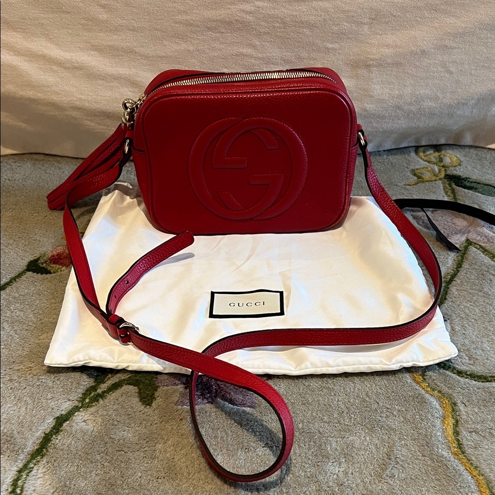 AUTHENTIC Gucci Interlocking G Soho Disco crossbody bag Small RED
